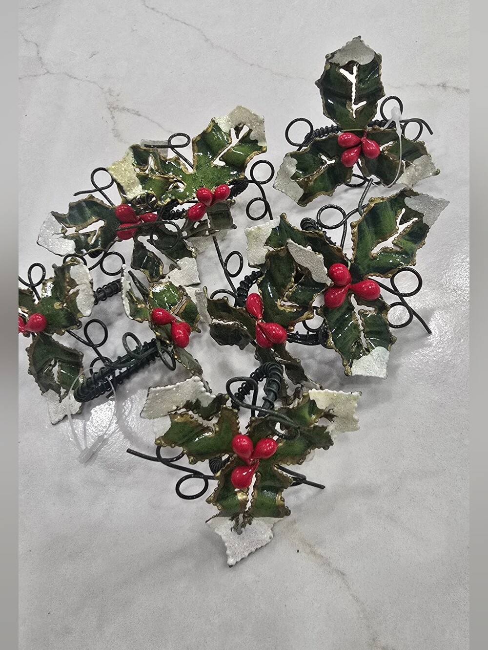 Set of 8 Christmas Holly Napkin Rings | Metal Leaves & Glittered Snow